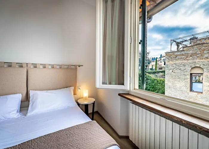 Yid Pontevecchio With View דירה *